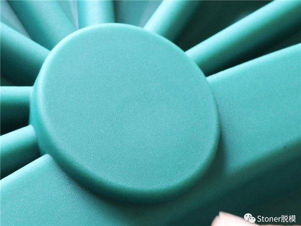 使用Stoner TraSys RotoFlow改善了產(chǎn)品質(zhì)量，提供了沒有針孔的光滑表面！